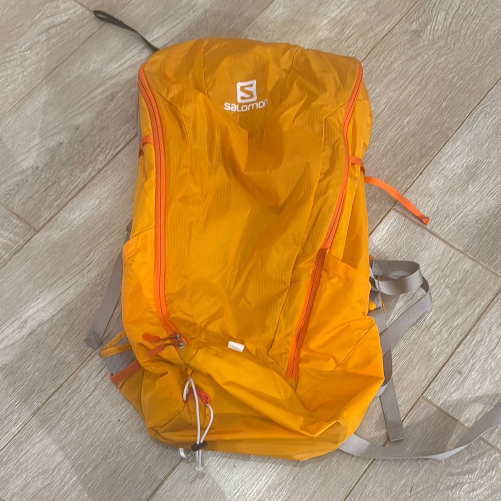 Salomon Peak 30L Backpack | Ultralight Hiking & Trail Running Pack